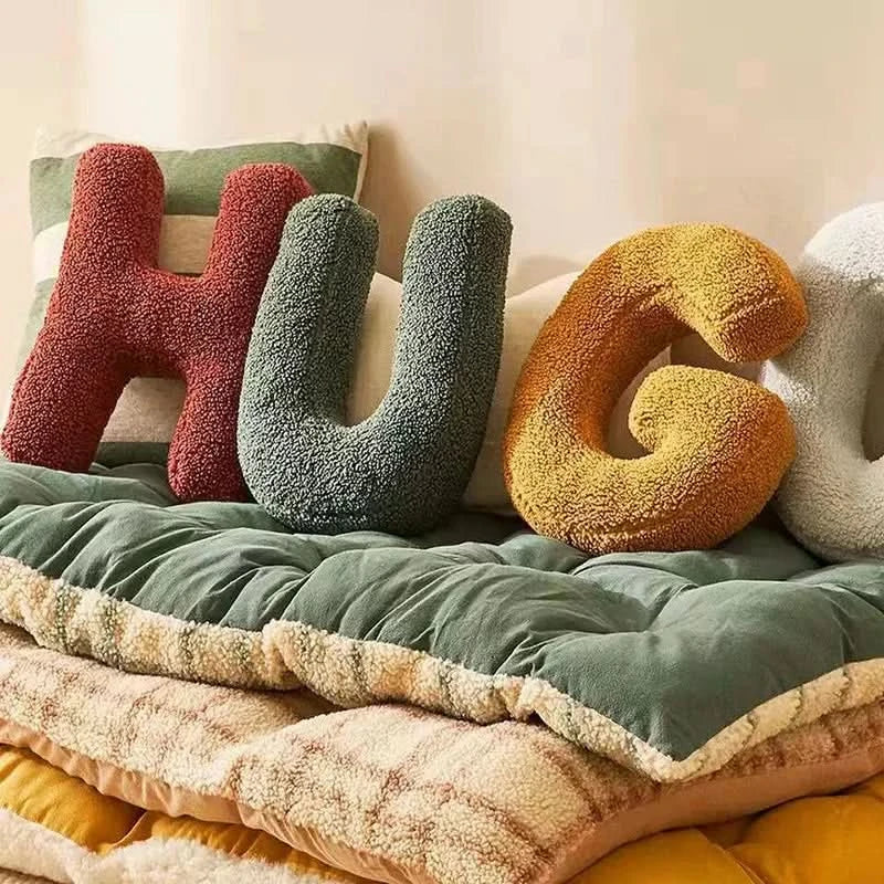 Cuscino Decorativo Lettera Personalizzato per Divano