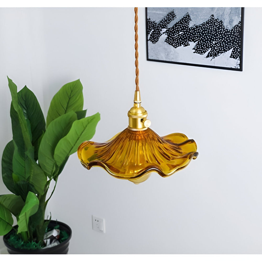VividGlass – Lampada a Sospensione in Vetro Colorato con Accenti in Rame