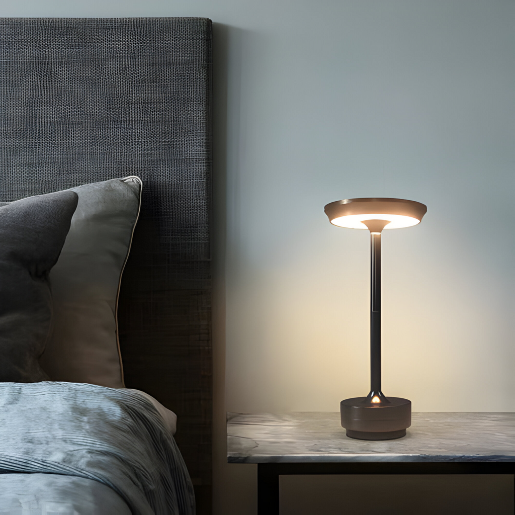 Lampada da Tavolo LED Ricaricabile con Testa di Luce a Disco e Base in Metallo