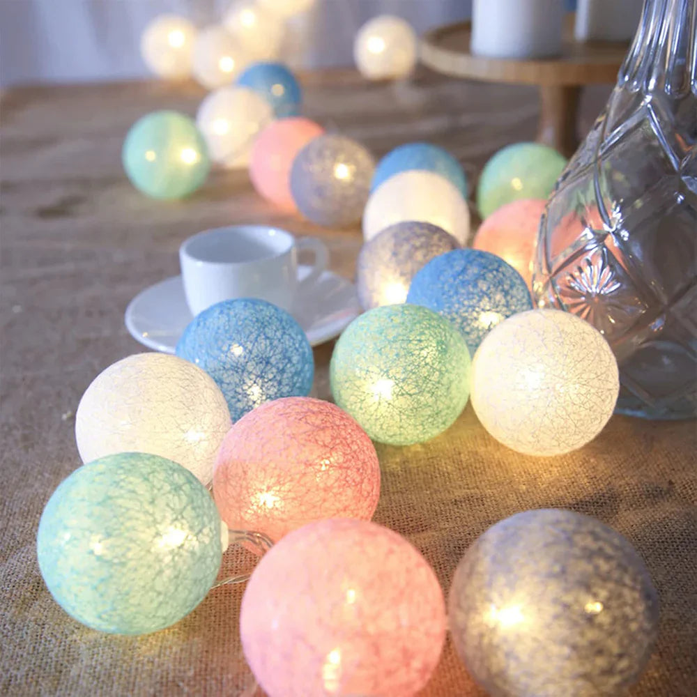 Ghirlanda di Palline di Cotone