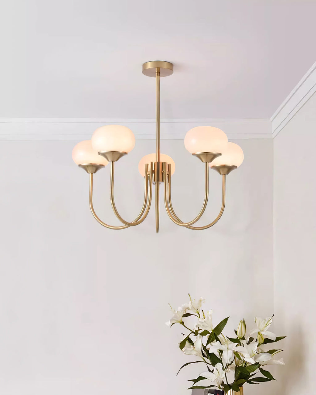 Aurevella | Lampadario Moderno Glam con Paralumi in Vetro Rosa per Spazi di Ristorazione e Camera da Letto