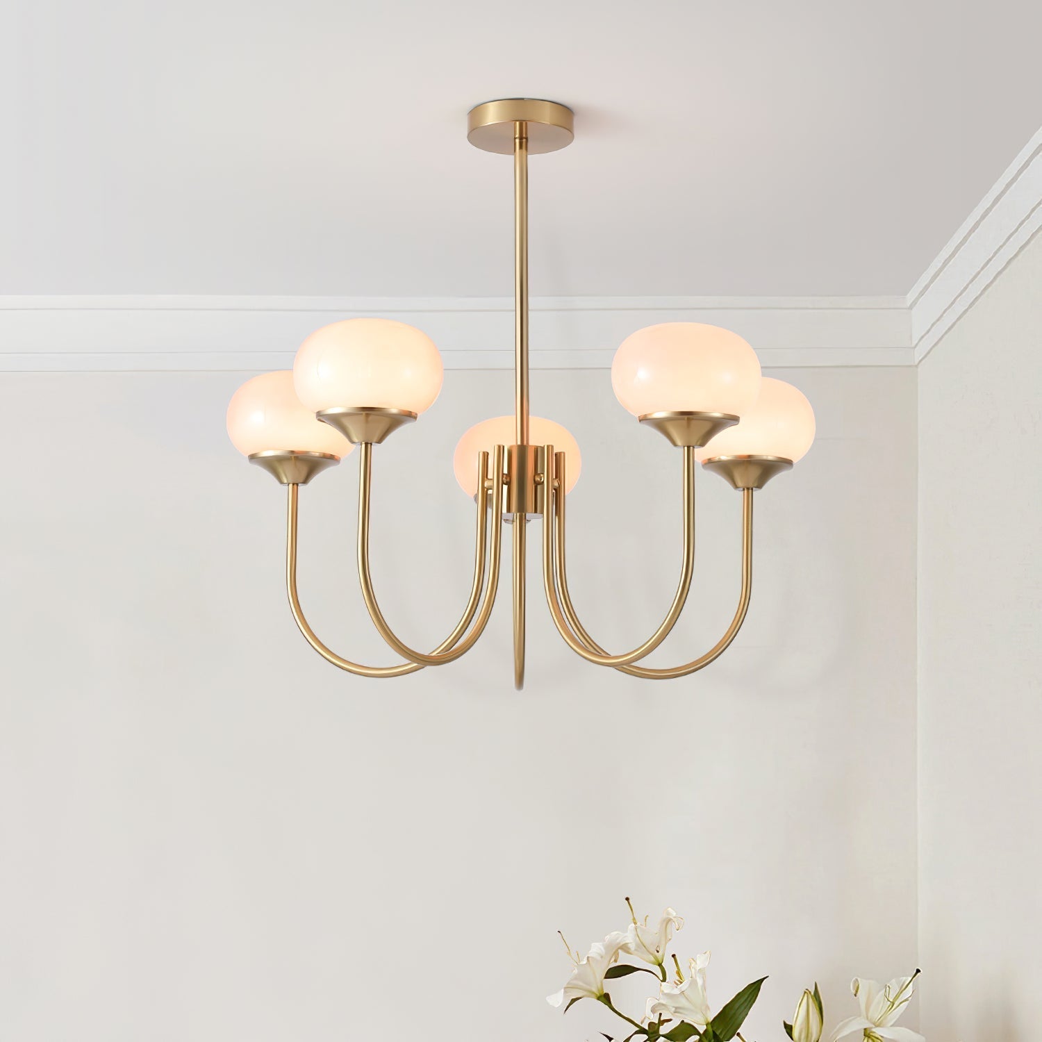 Aurevella | Lampadario Moderno Glam con Paralumi in Vetro Rosa per Spazi di Ristorazione e Camera da Letto