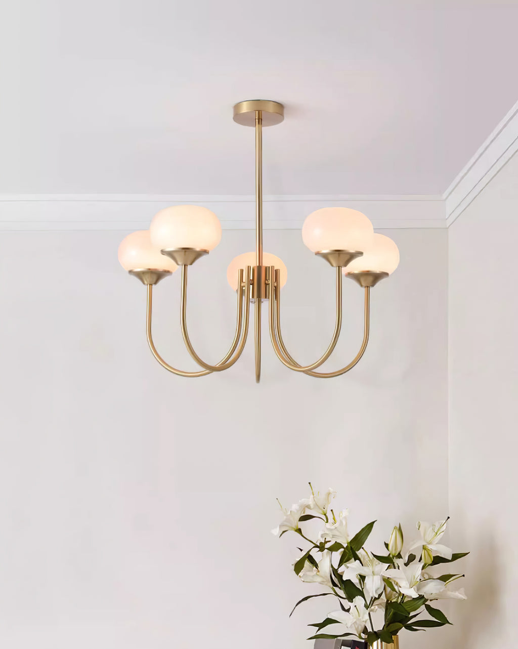 Aurevella | Lampadario Moderno Glam con Paralumi in Vetro Rosa per Spazi di Ristorazione e Camera da Letto