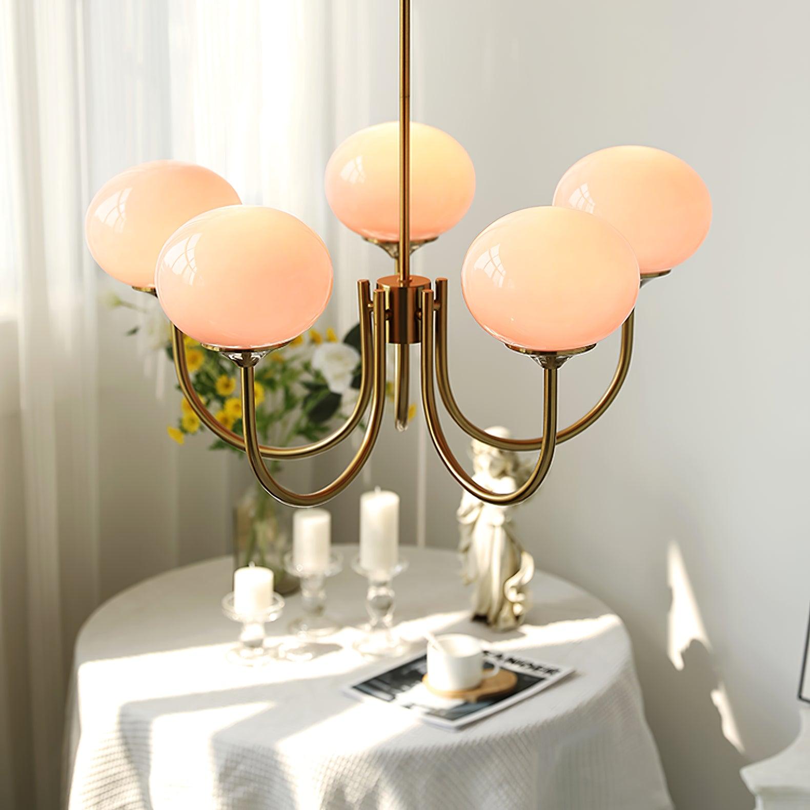 Aurevella | Lampadario Moderno Glam con Paralumi in Vetro Rosa per Spazi di Ristorazione e Camera da Letto