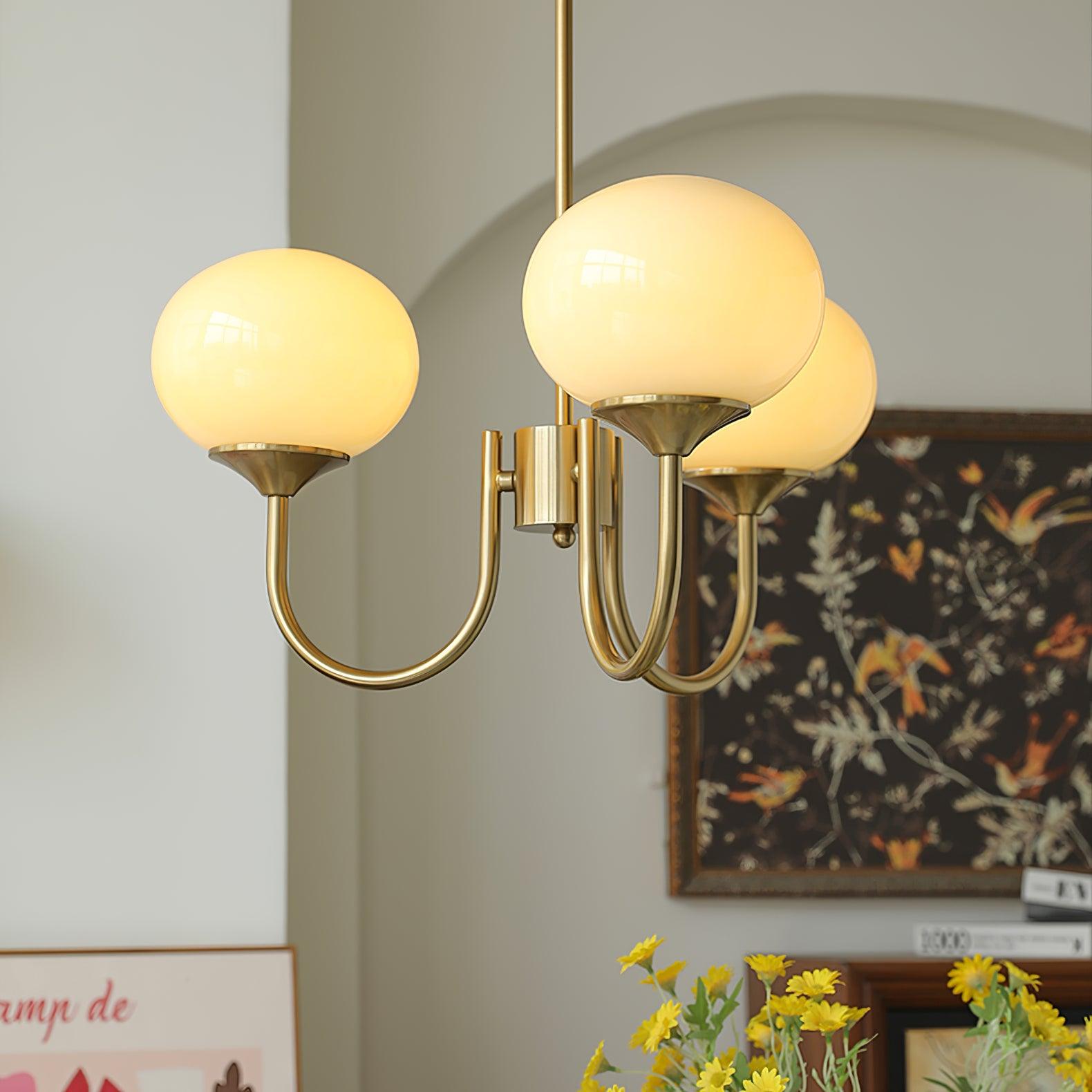 Aurevella | Lampadario Moderno Glam con Paralumi in Vetro Rosa per Spazi di Ristorazione e Camera da Letto