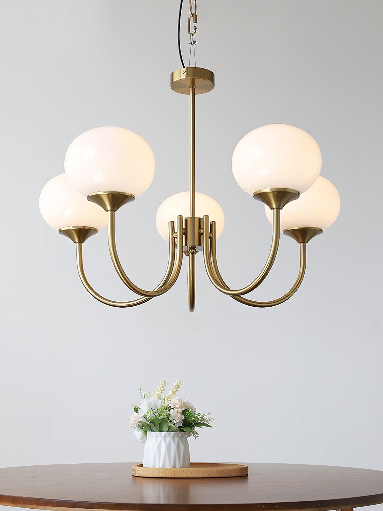 Aurevella | Lampadario Moderno Glam con Paralumi in Vetro Rosa per Spazi di Ristorazione e Camera da Letto