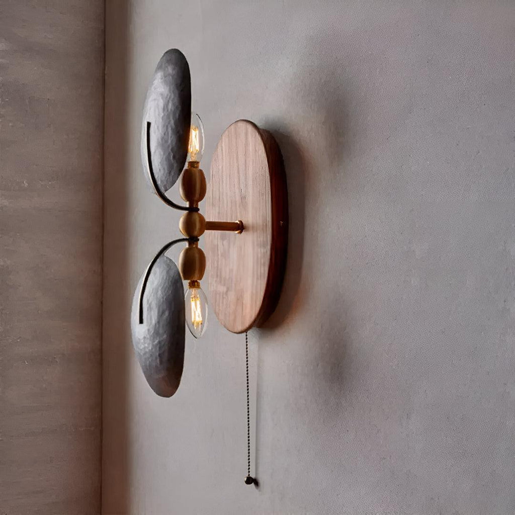 Applique in Metallo e Noce con Interruttore a Catena