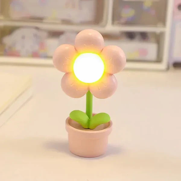 Piccola lampada da tavolo fiorita - BlossomGlow