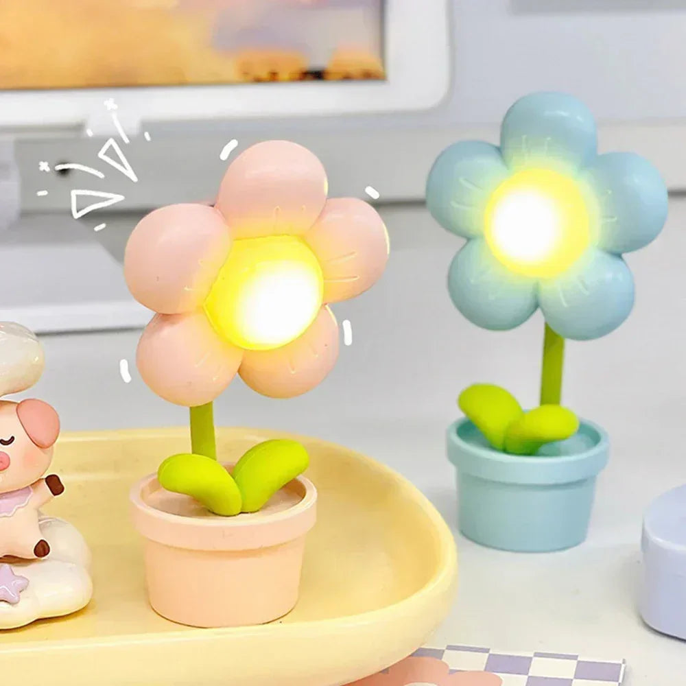 Piccola lampada da tavolo fiorita - BlossomGlow