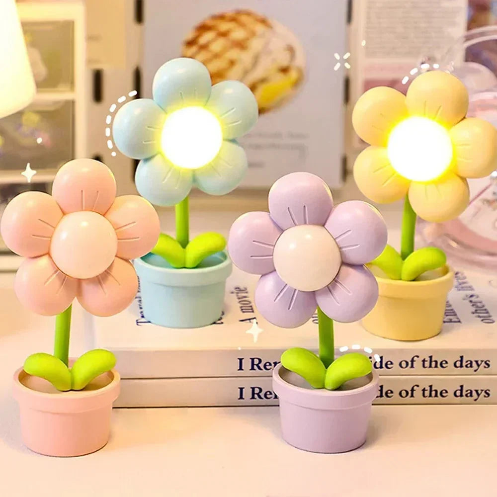 Piccola lampada da tavolo fiorita - BlossomGlow