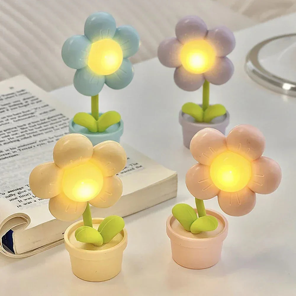Piccola lampada da tavolo fiorita - BlossomGlow
