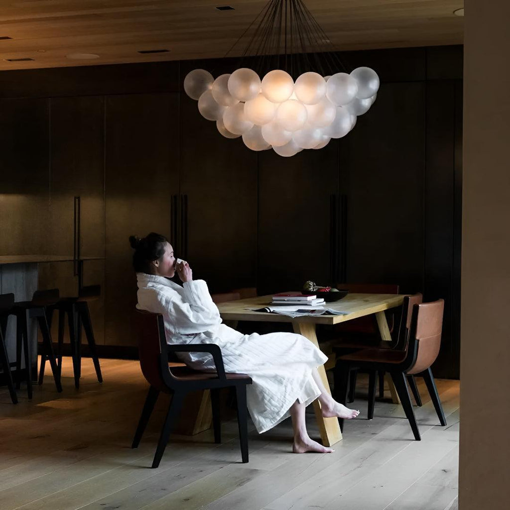 Candelabro Moderno a Bolle con Sfere di Vetro Satinato