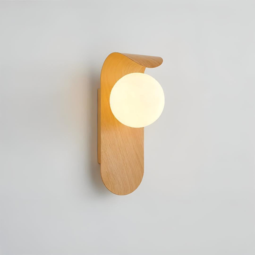 Applique da Parete Moderna in Legno Curvo con Globo Satinato