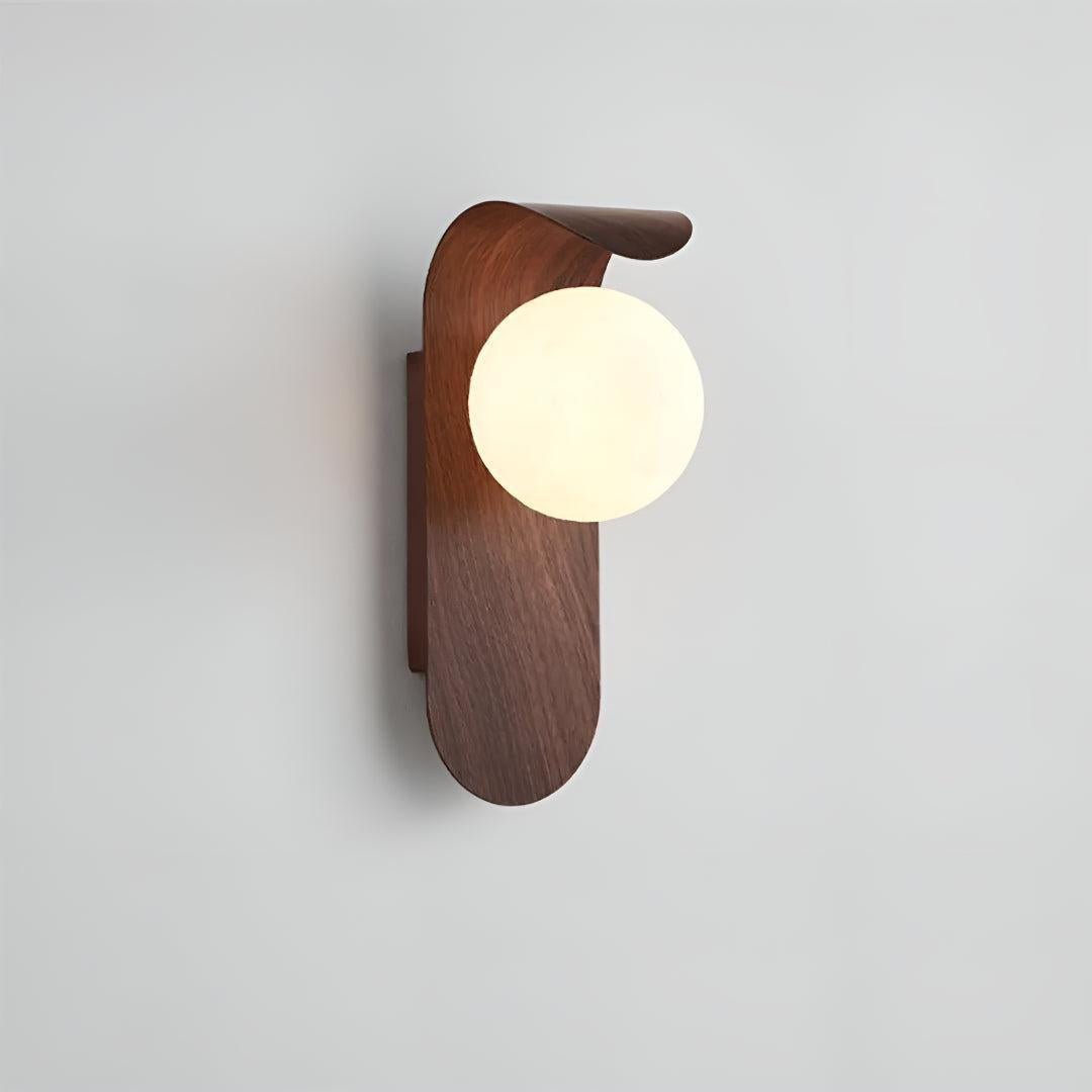 Applique da Parete Moderna in Legno Curvo con Globo Satinato