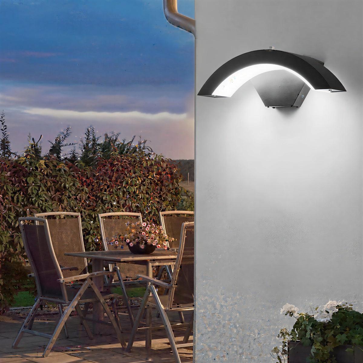 Moderna Luce da Parete Curva da Esterno per Veranda, Patio o Giardino