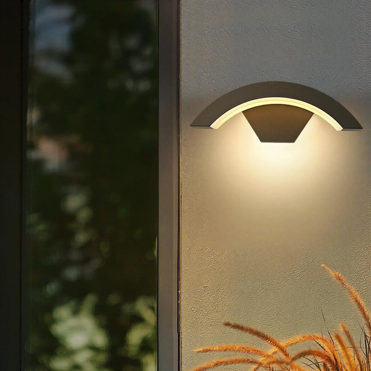 Moderna Luce da Parete Curva da Esterno per Veranda, Patio o Giardino