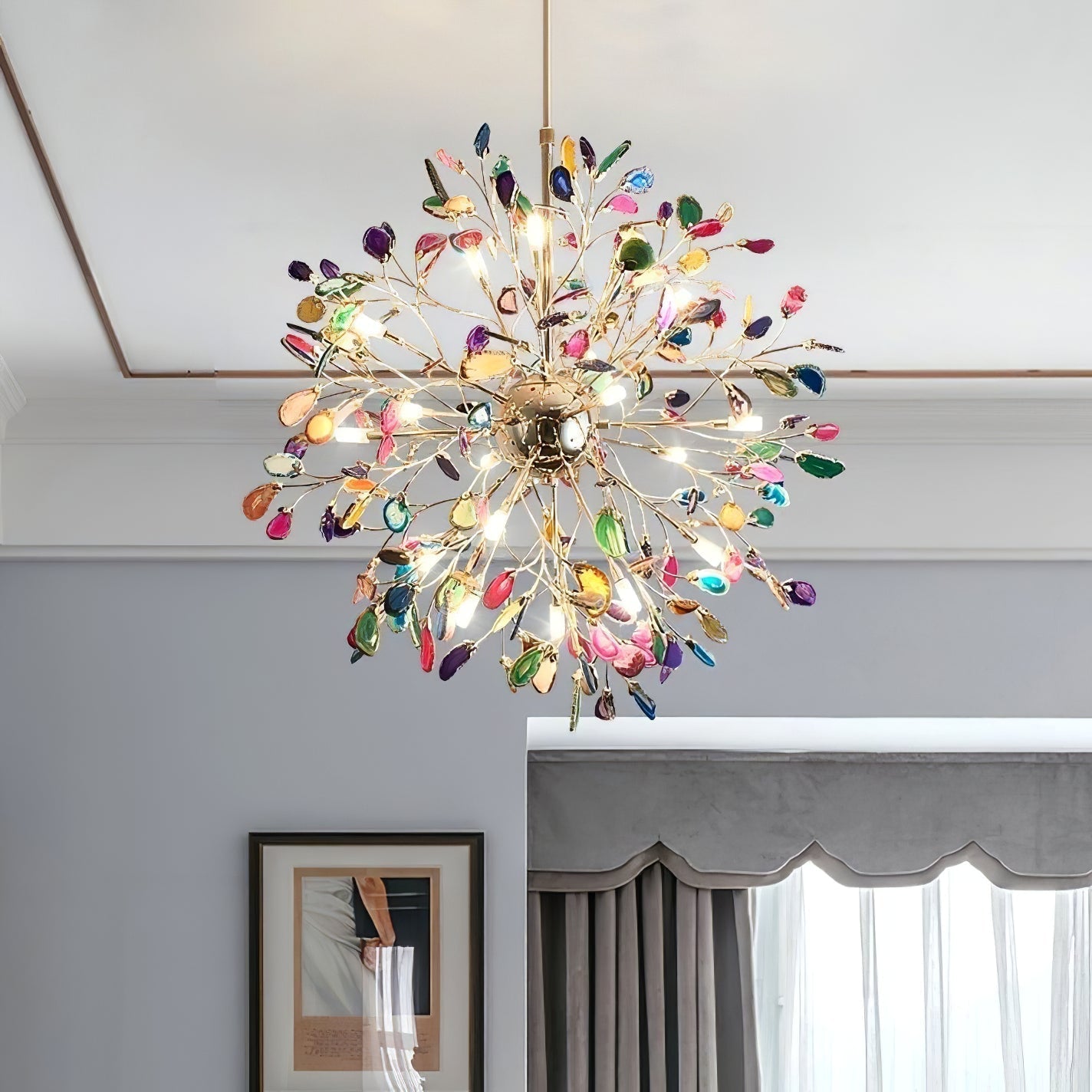Norivana | Lampadario in Agata Naturale con Struttura Dorata per Ambienti Eleganti