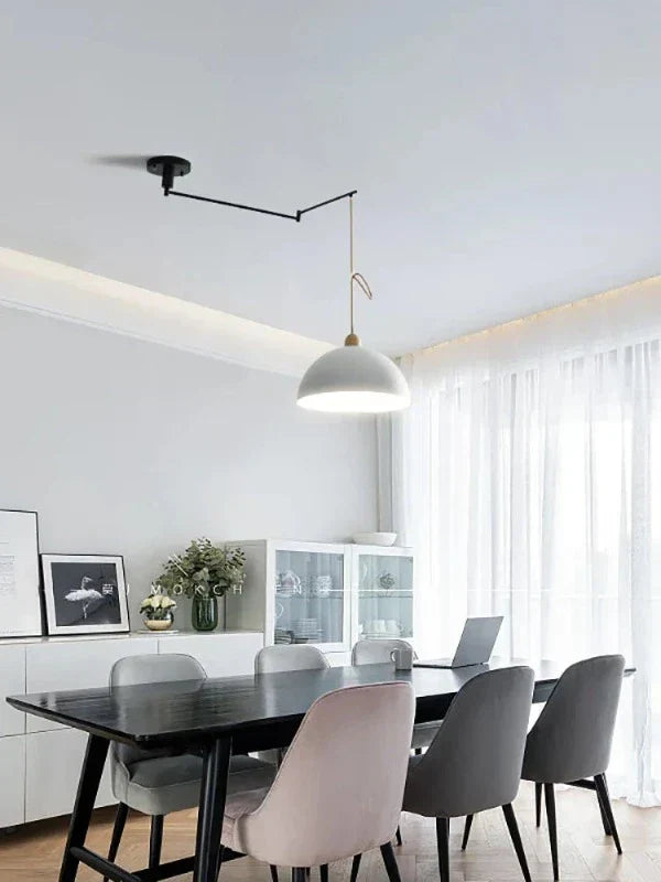 Lampada da soffitto moderna con bracci luminosi regolabili per un'illuminazione flessibile