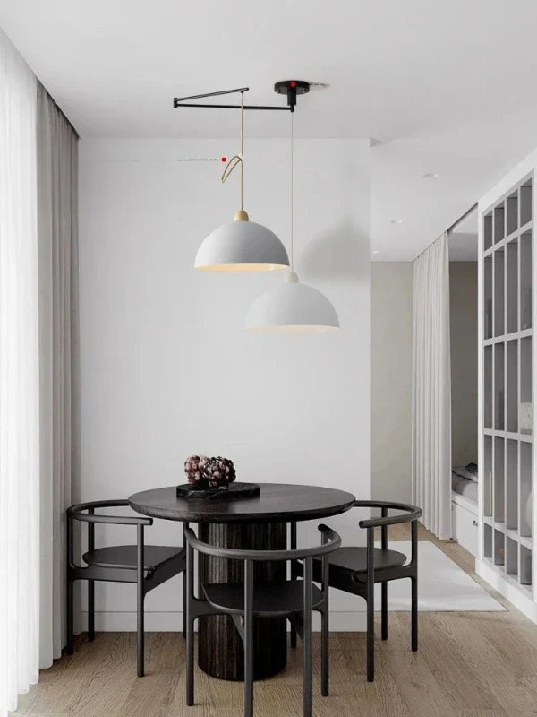 Lampada da soffitto moderna con bracci luminosi regolabili per un'illuminazione flessibile