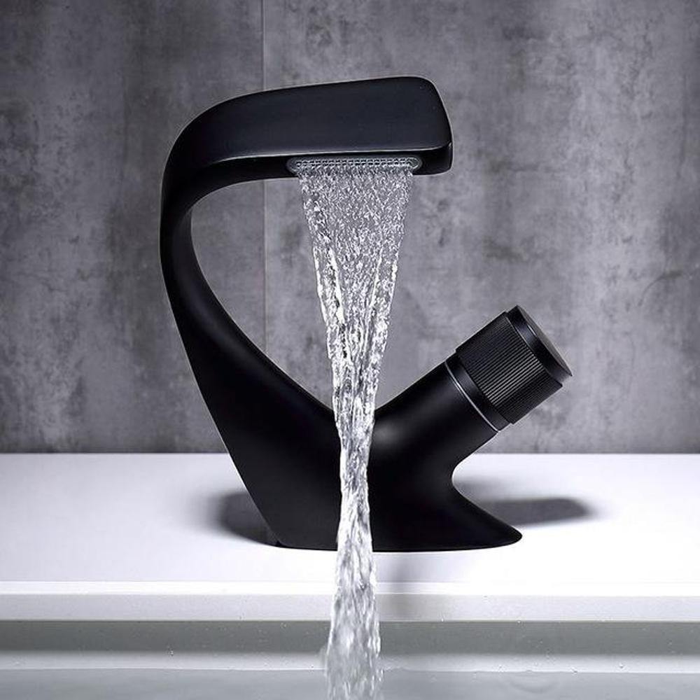 AQUACASCADE Miscelatore da bagno – Moderno miscelatore a cascata in ottone massiccio