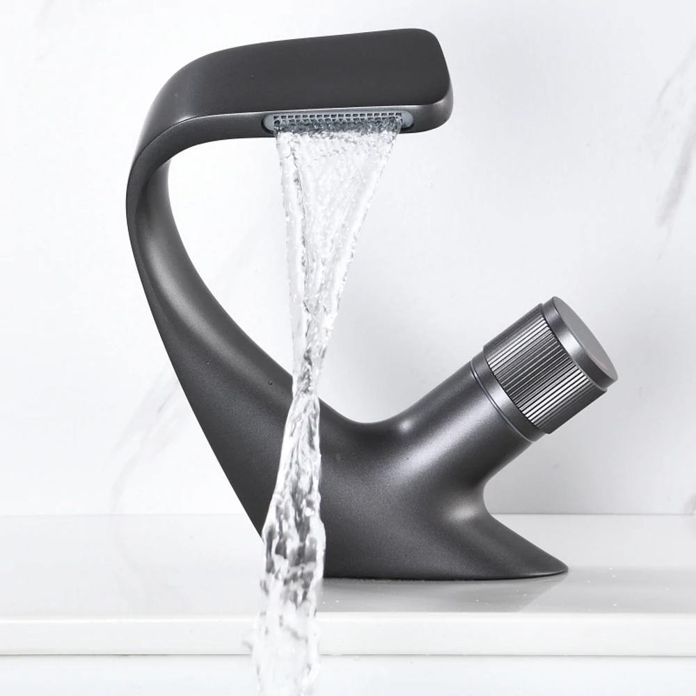 AQUACASCADE Miscelatore da bagno – Moderno miscelatore a cascata in ottone massiccio