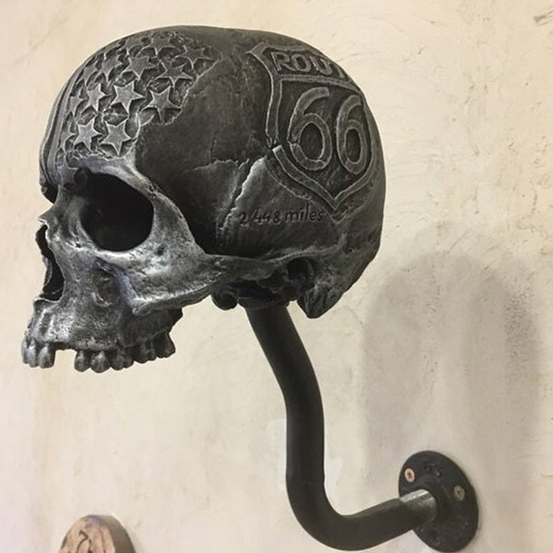 Supporto per casco da moto a forma di teschio
