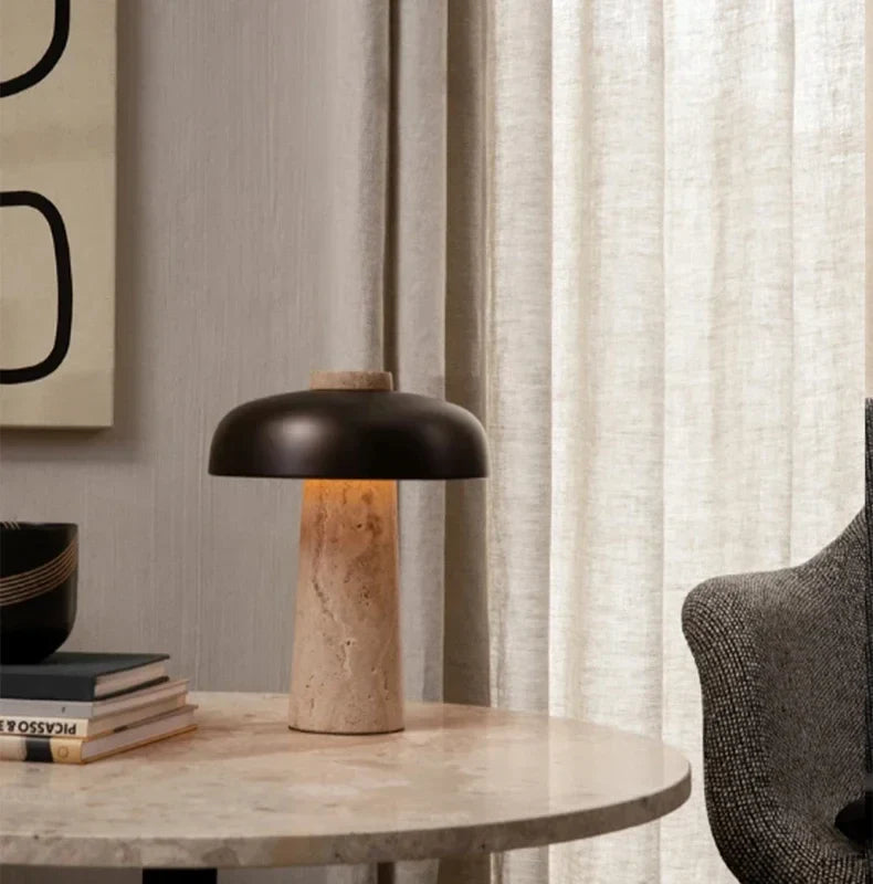 LjusHarmoni – Lampada da tavolo naturale in travertino con design scandinavo Wabi-Sabi