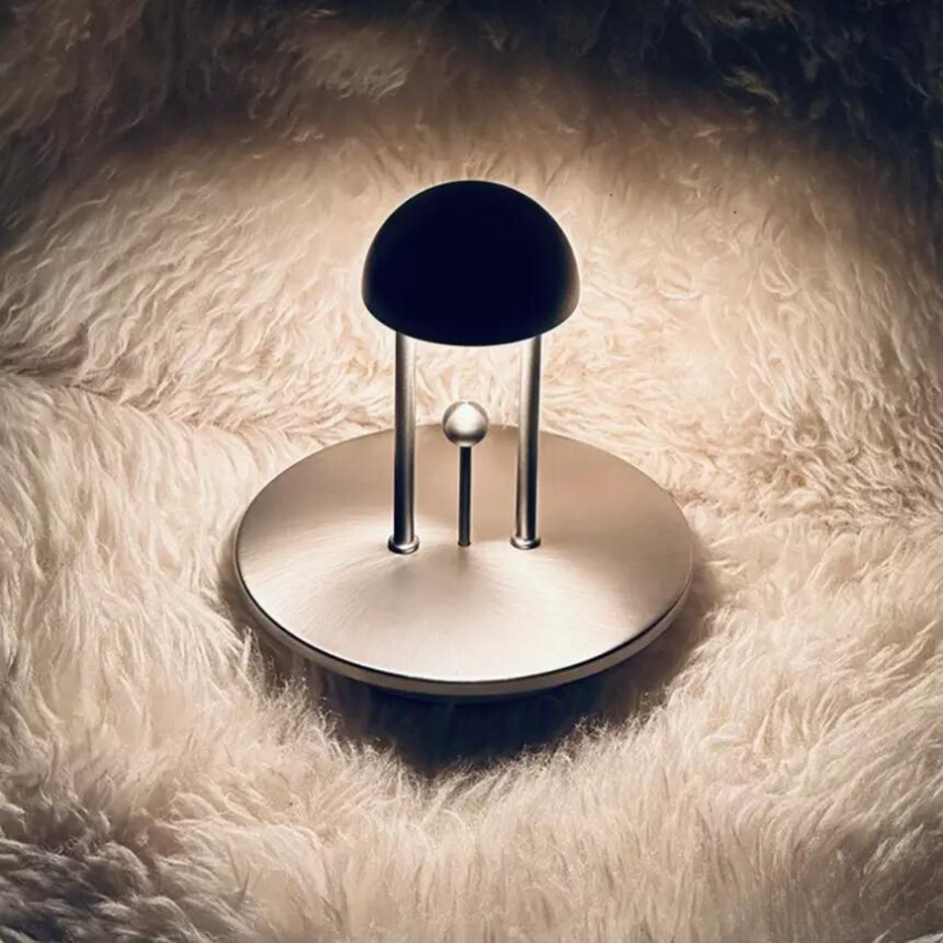 LumiBalance – Lampada da tavolo wireless con controllo touch e luce dimmerabile