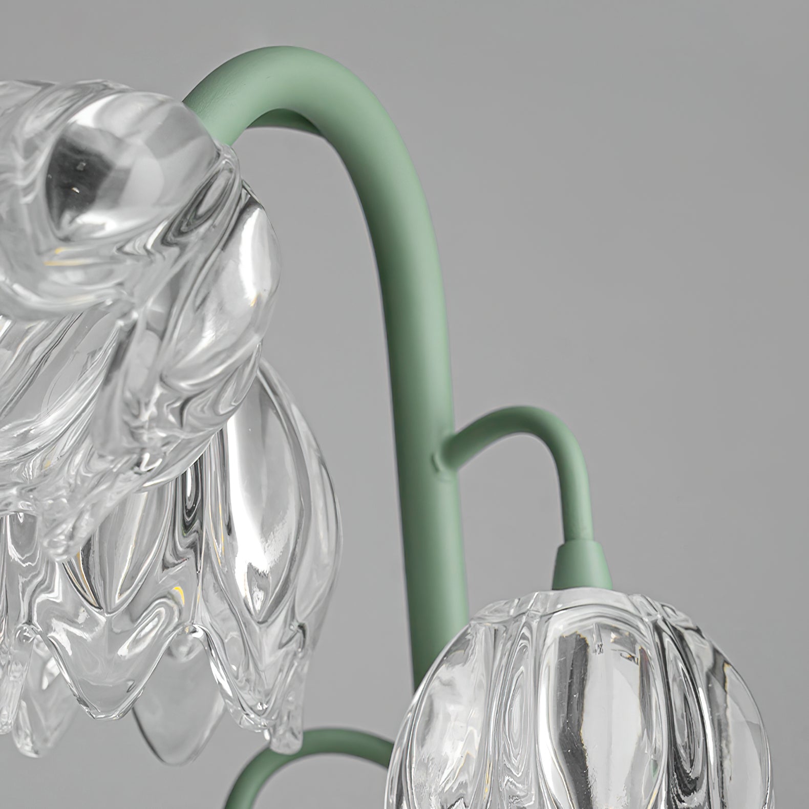 Norellea | Lampada da Tavolo in Vetro Floreale con Base Verde e Illuminazione G4