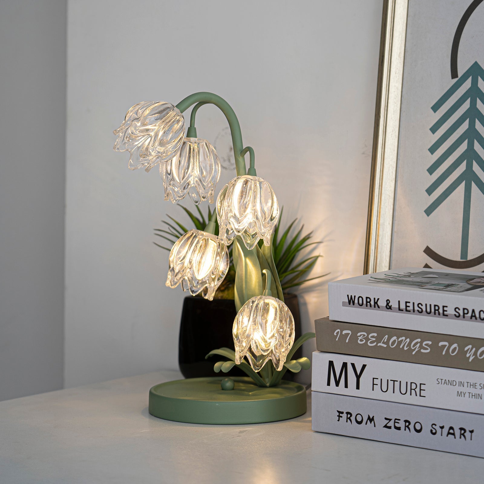 Norellea | Lampada da Tavolo in Vetro Floreale con Base Verde e Illuminazione G4