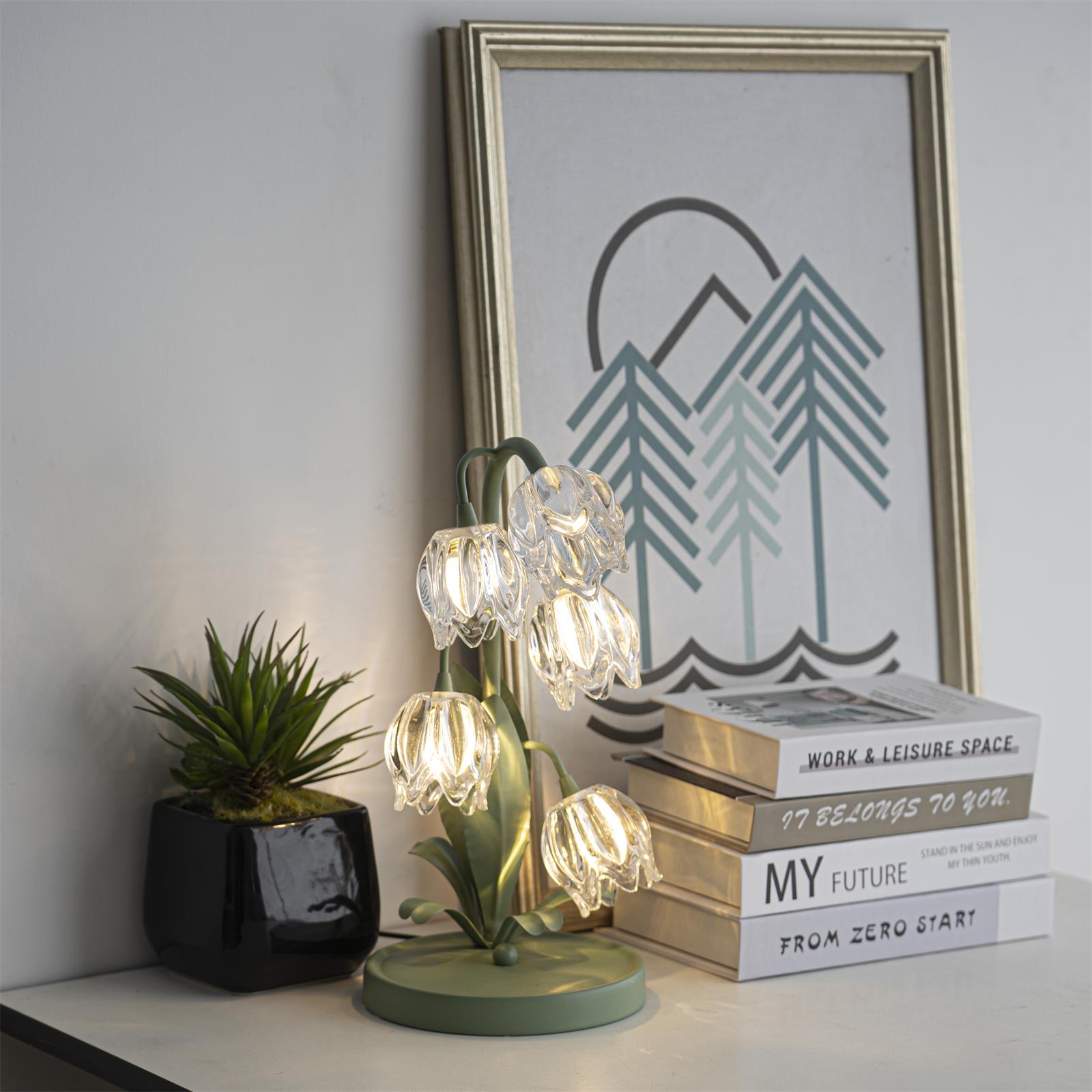 Norellea | Lampada da Tavolo in Vetro Floreale con Base Verde e Illuminazione G4