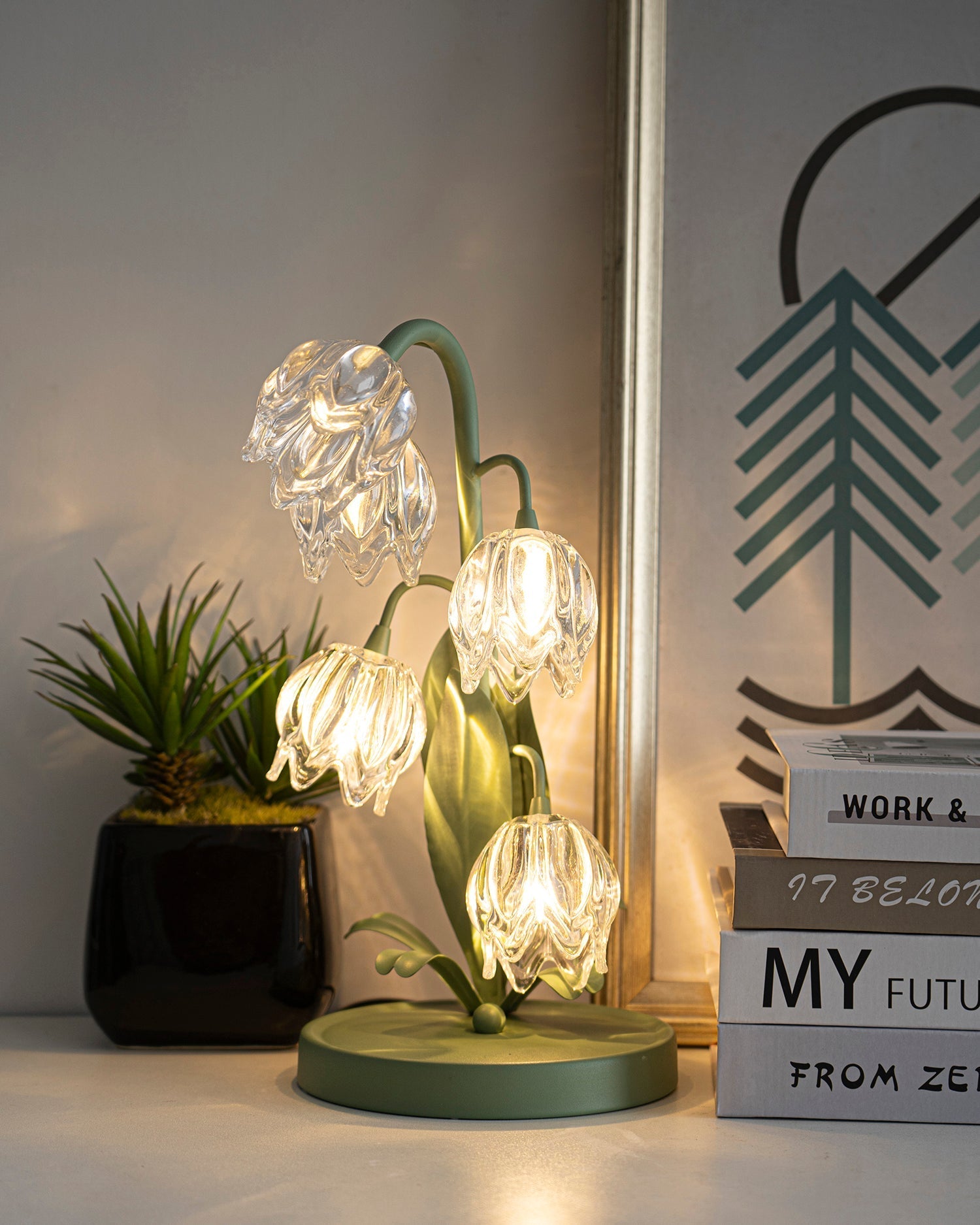 Norellea | Lampada da Tavolo in Vetro Floreale con Base Verde e Illuminazione G4