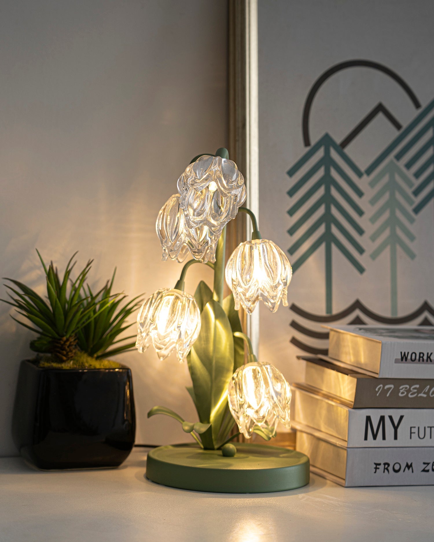 Norellea | Lampada da Tavolo in Vetro Floreale con Base Verde e Illuminazione G4