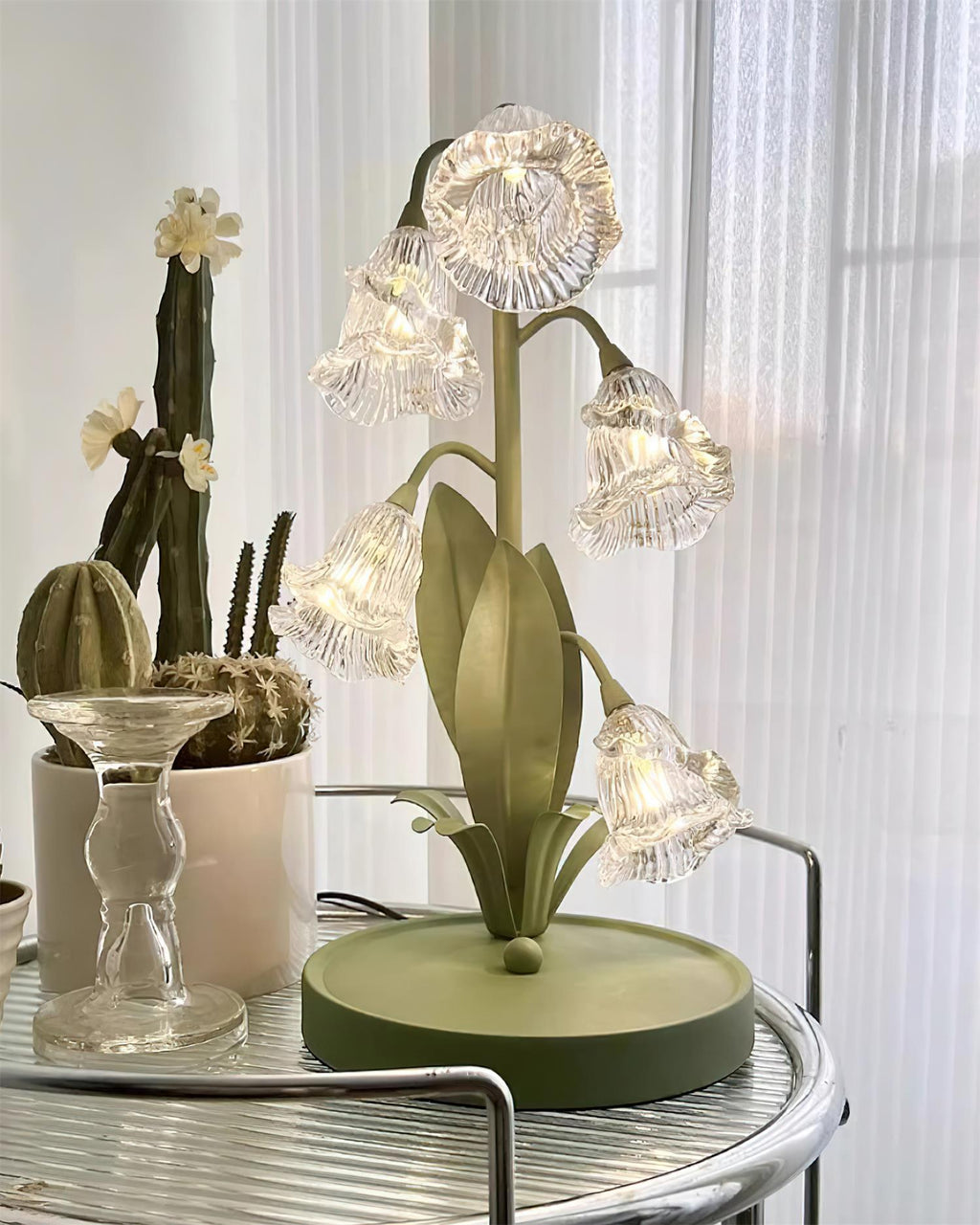 Norellea | Lampada da Tavolo in Vetro Floreale con Base Verde e Illuminazione G4