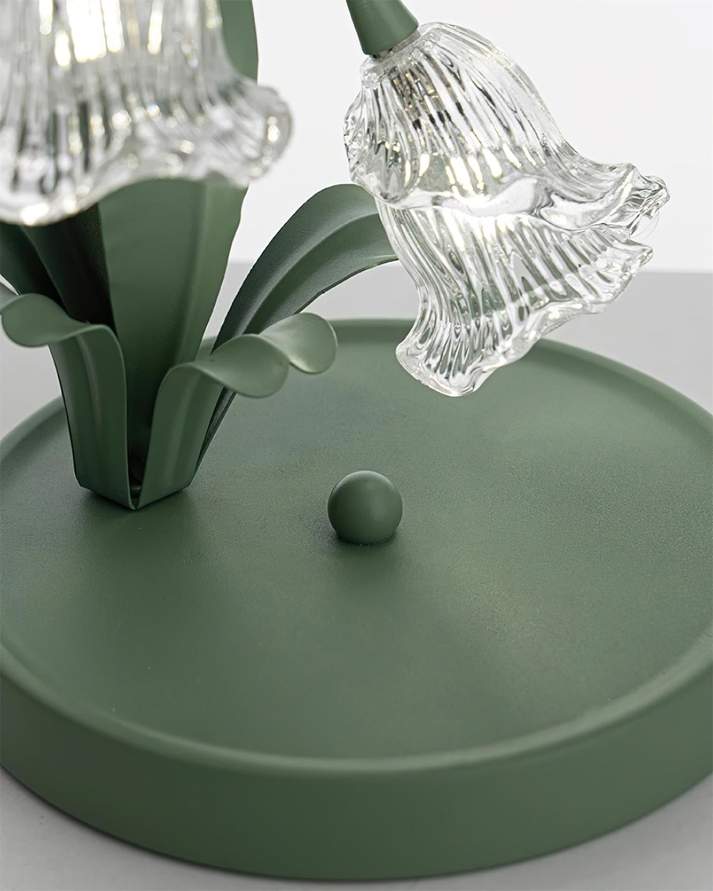 Norellea | Lampada da Tavolo in Vetro Floreale con Base Verde e Illuminazione G4