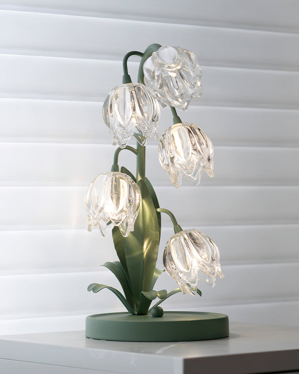 Norellea | Lampada da Tavolo in Vetro Floreale con Base Verde e Illuminazione G4