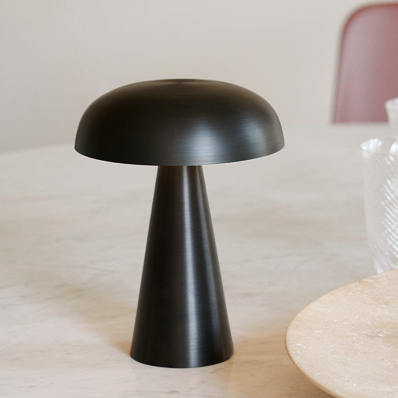 Lampada da Tavolo a Forma di Fungo in Metallo Spazzolato