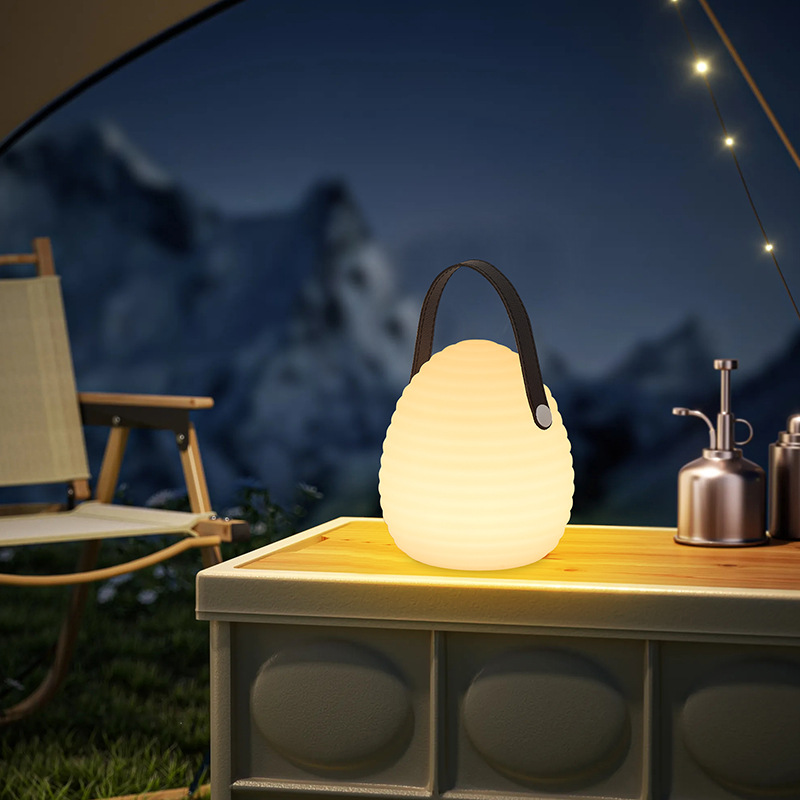 Lampada da Esterno a LED Ricaricabile con Telecomando
