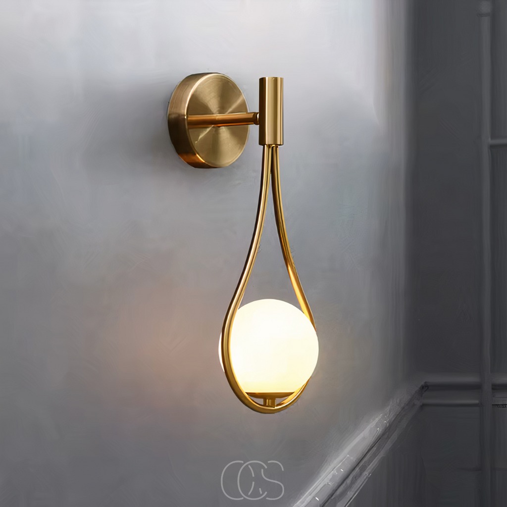 Lampada da Parete Elegante con Sfera di Vetro – Design Oro e Nero