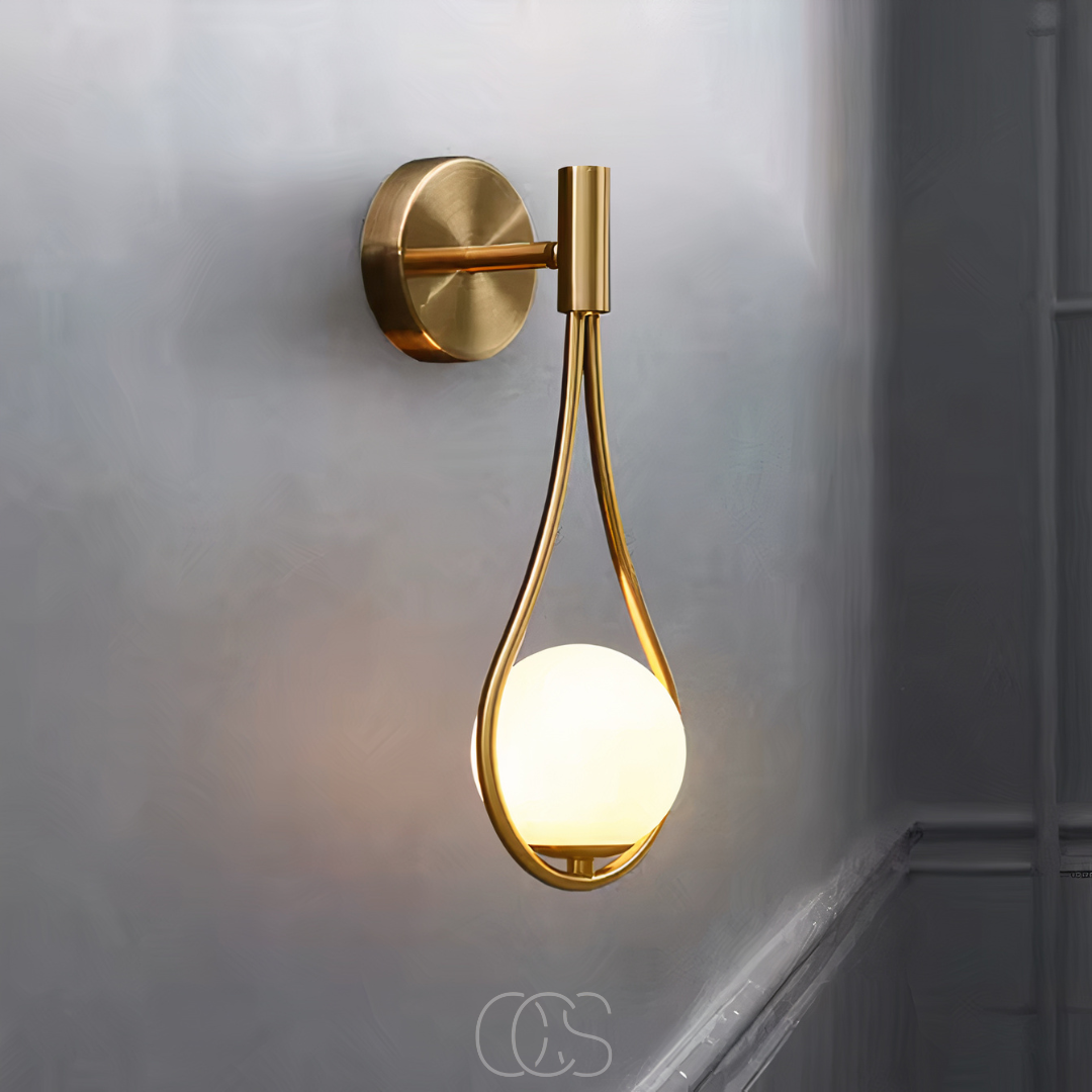 Lampada da Parete Elegante con Sfera di Vetro – Design Oro e Nero