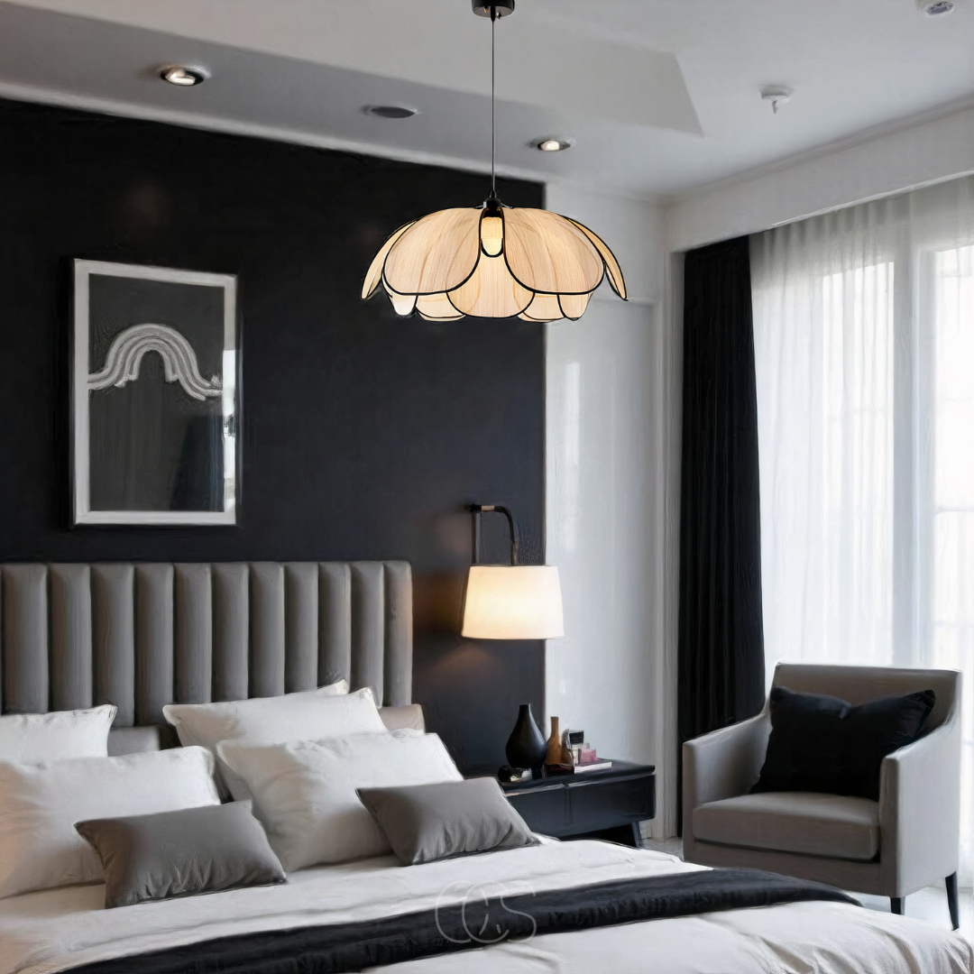 Lampada a Sospensione a Forma di Fiore con Accenti Neri
