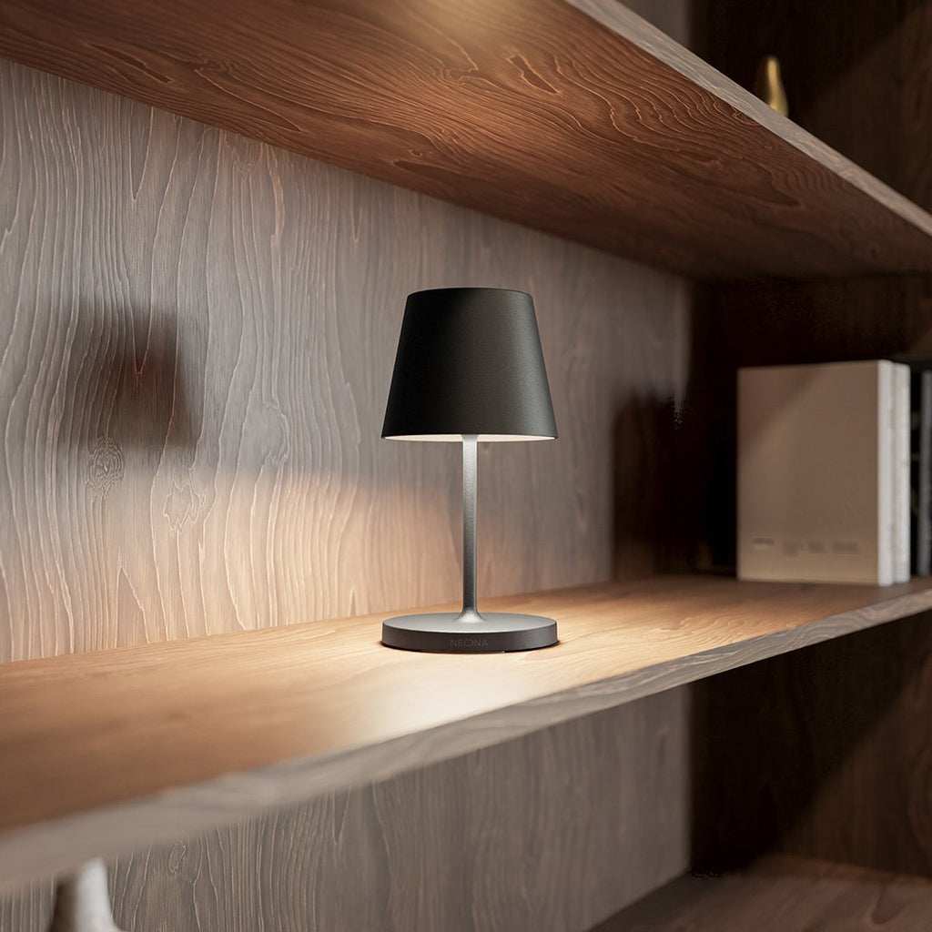 Ljuséa - Lampada da Tavolo Ricaricabile con LED Dimmerabile e Design Minimalista