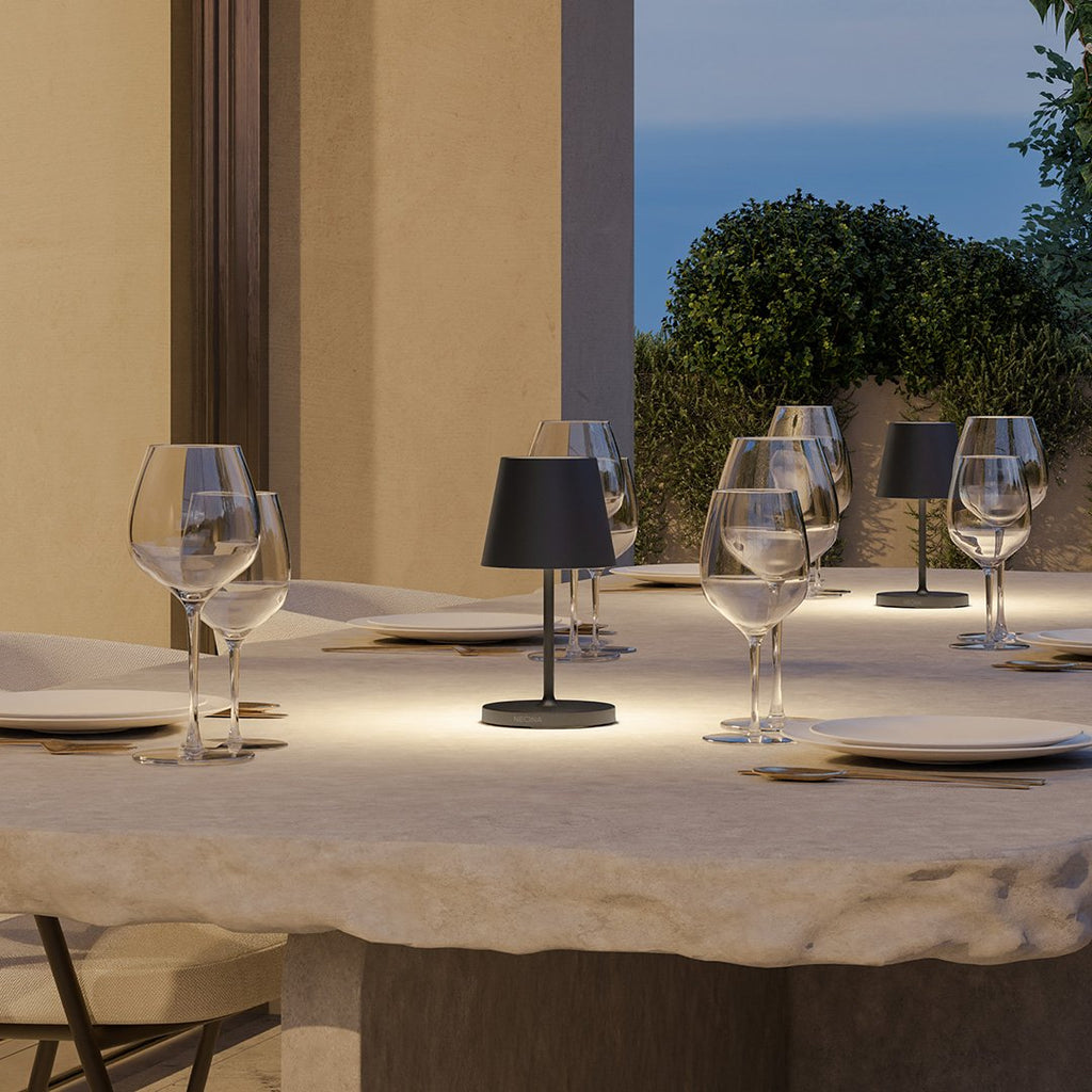 Ljuséa - Lampada da Tavolo Ricaricabile con LED Dimmerabile e Design Minimalista