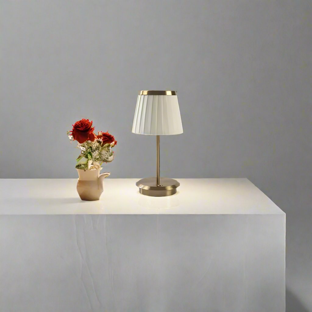 LumiÉclat – Lampada da tavolo ricaricabile nera e dorata con LED dimmerabile e controllo touch