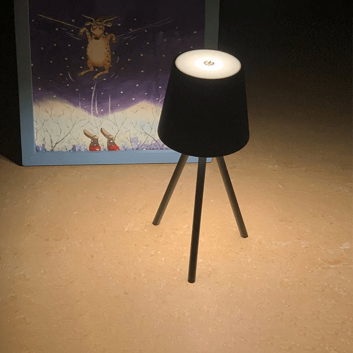 LumoStand – Lampada da tavolo ricaricabile con supporto e funzione touch dimmerabile
