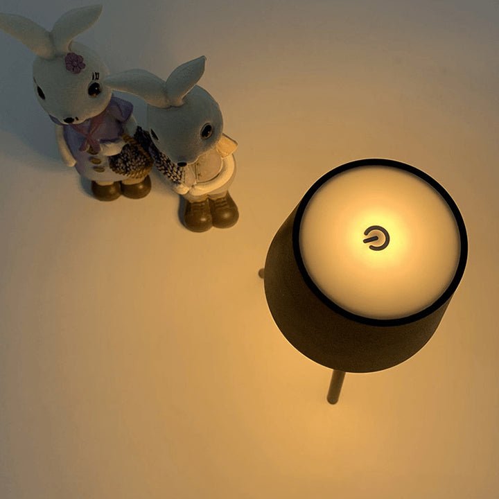 LumoStand – Lampada da tavolo ricaricabile con supporto e funzione touch dimmerabile