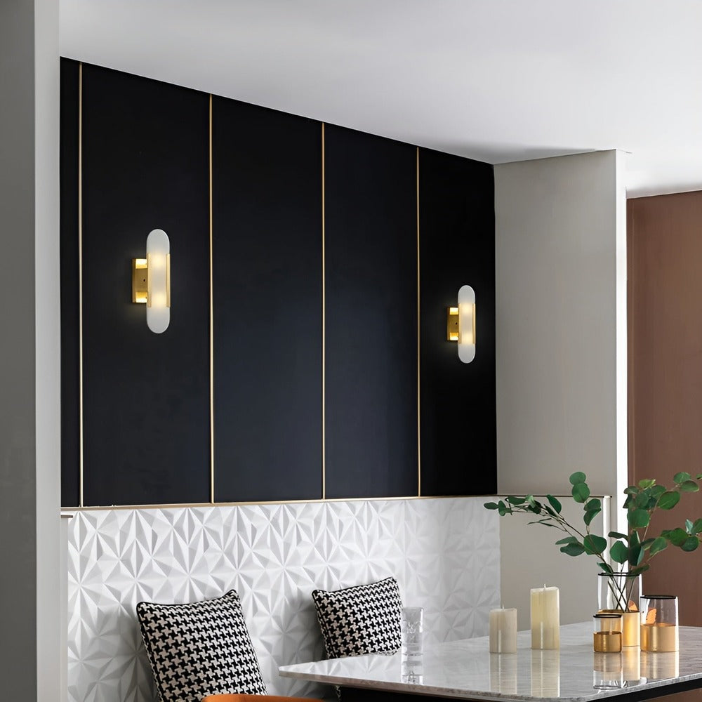 Laviso – Applique in Alabastro con Dettagli in Rame e Ottone
