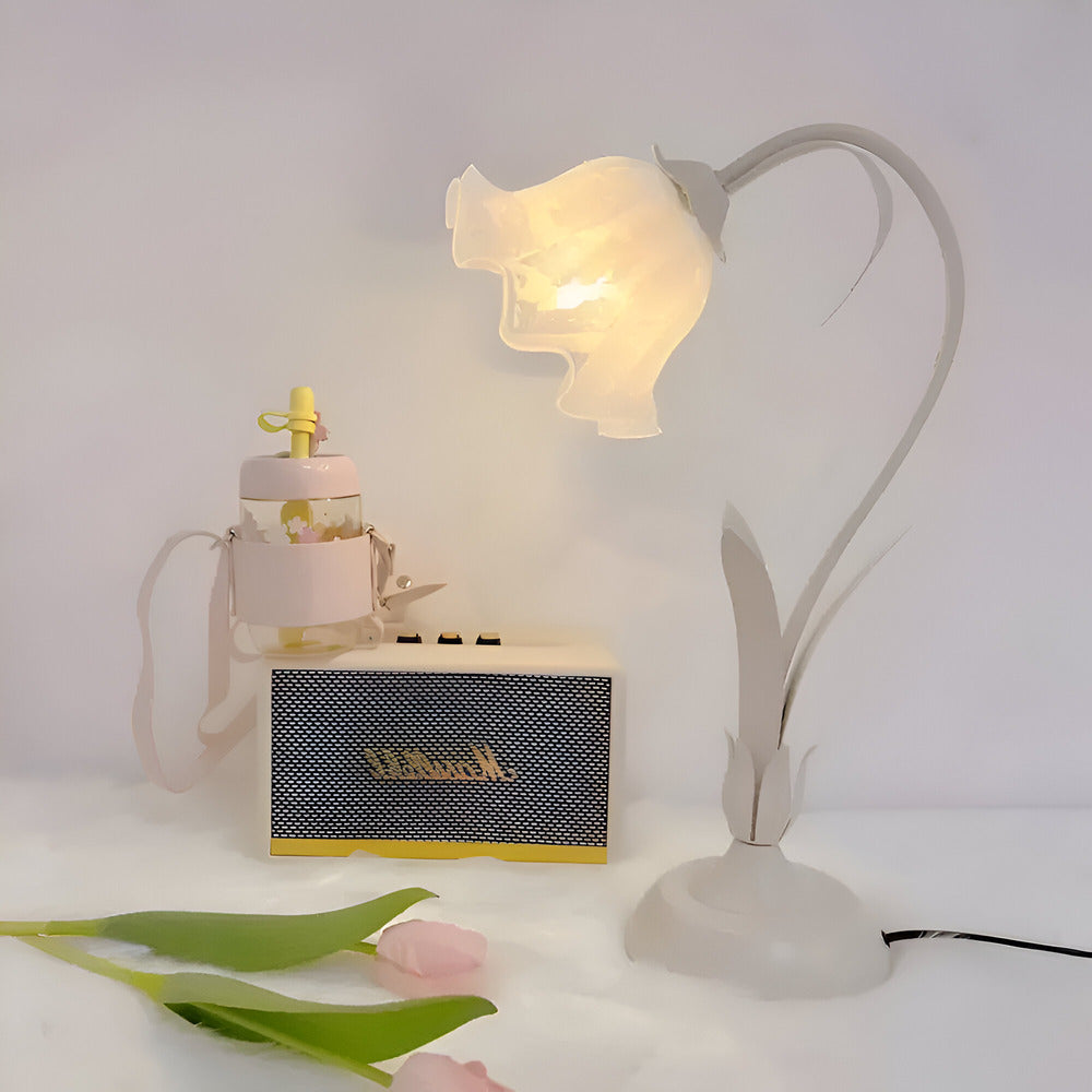 Fleur de Lumière – Lampada da tavolo in stile antico francese con design floreale – Lampada decorativa per camera da letto e soggiorno