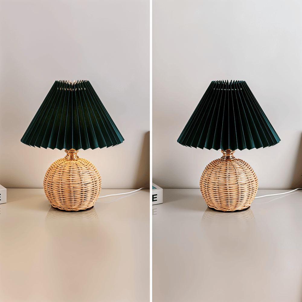 Brolly – Lampada da Tavolo Plissettata in Rattan con Paralume Conico
