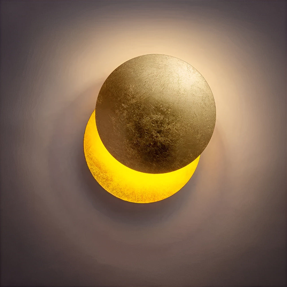 LunaraSphere – Lampada da Parete LED Rotante a 360° con Design Celestiale